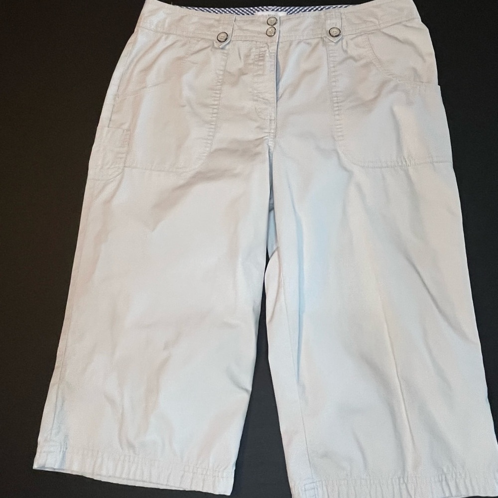 4/$25 Van Heusen Khaki Capri Pants Cotton Size 10